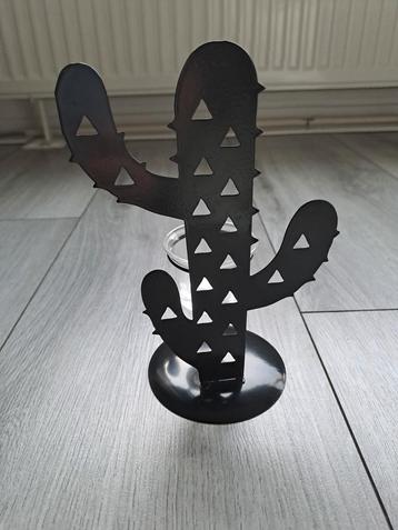 Zwarte metalen theelichthouder cactus  beschikbaar voor biedingen