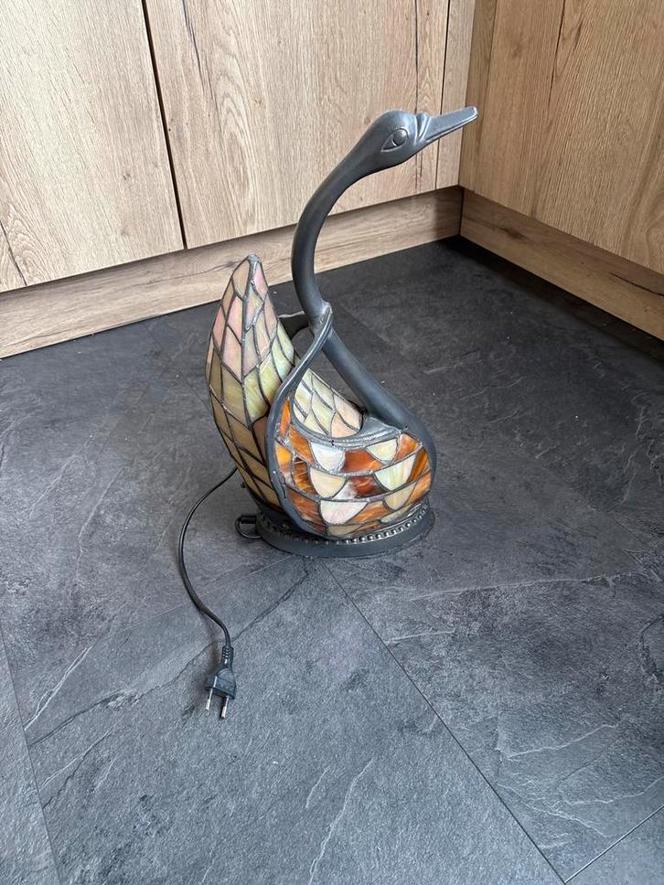 Tiffany Lamp Zwaan Model, Huis en Inrichting, Lampen | Vloerlampen, Gebruikt, Minder dan 100 cm, Glas, Kunststof, Ophalen