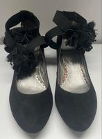 Zwarte pumps met bloem applicatie, Ophalen, Zo goed als nieuw, Zwart, Pumps
