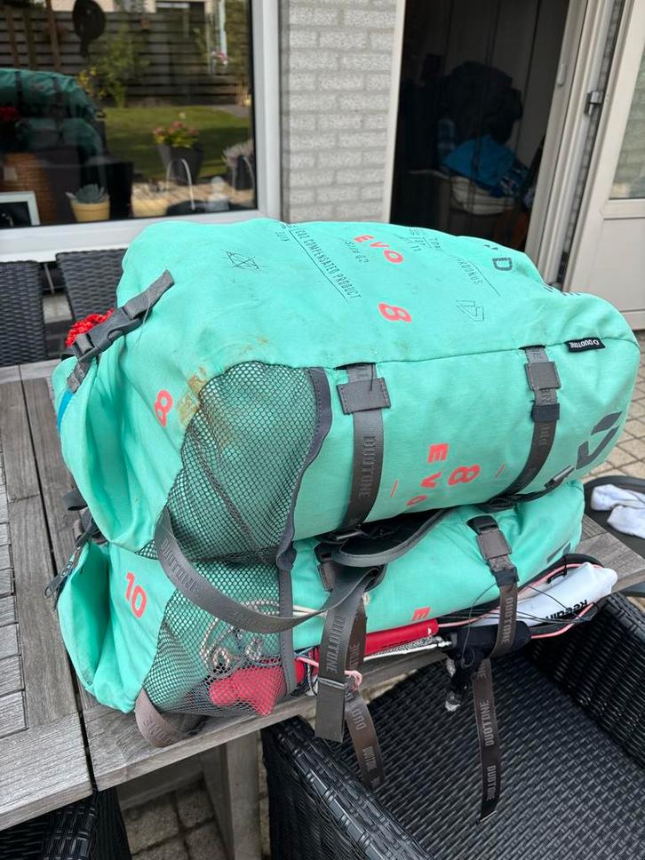 Duotone Evo kites + Reedin bar -mooie set!, Watersport en Boten, Kitesurfen, Gebruikt, Kitesurf-set, 10 m², Geen board, Ophalen of Verzenden