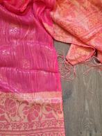 Nieuw roze lange sjaal & ingeweven gouddraad; maat 160x53 cm, Kleding | Dames, Mutsen, Sjaals en Handschoenen, De Bijenkorf, Ophalen of Verzenden
