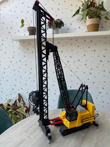 Custom hand made voertuigen en machines. beschikbaar voor biedingen