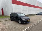Volkswagen Touran 1.6 TDI BluM+Highline+PANODAK Navi 7P2013!, Auto's, Volkswagen, Euro 5, Zwart, 4 cilinders, 7 stoelen