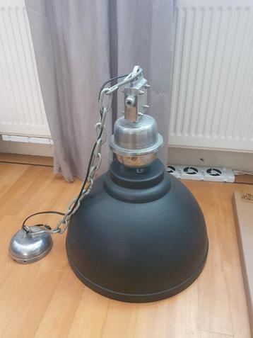 Industriele hanglamp(en) beschikbaar voor biedingen