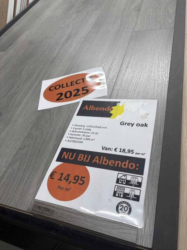8mm Grey oak laminaat nu €14,95m2, Huis en Inrichting, Stoffering | Vloerbedekking, Nieuw, Laminaat, Wit, Crème, Beige, Bruin
