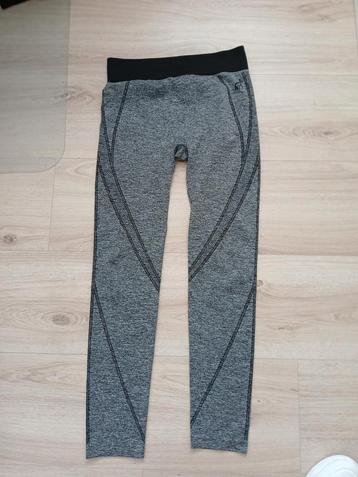 Australian sport legging maat L/xl beschikbaar voor biedingen