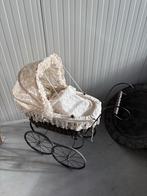 Antieke Poppenwagen met Porseleinen Baby, Antiek en Kunst, Antiek | Speelgoed, Ophalen