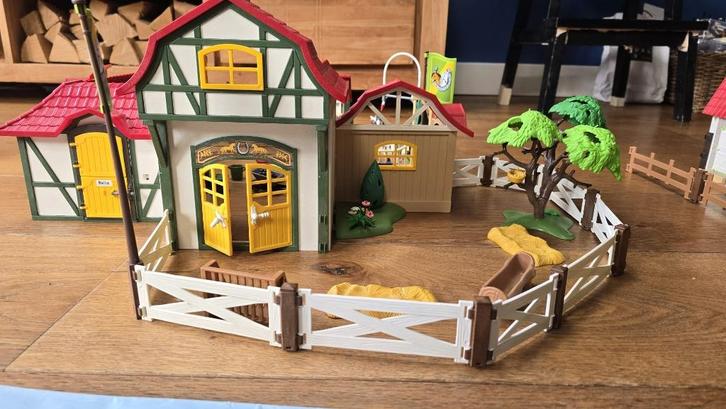 Playmobil 6926 paardrijclub + 6934 + 6935 + poetsplaats 6929, Kinderen en Baby's, Speelgoed | Playmobil, Zo goed als nieuw, Complete set