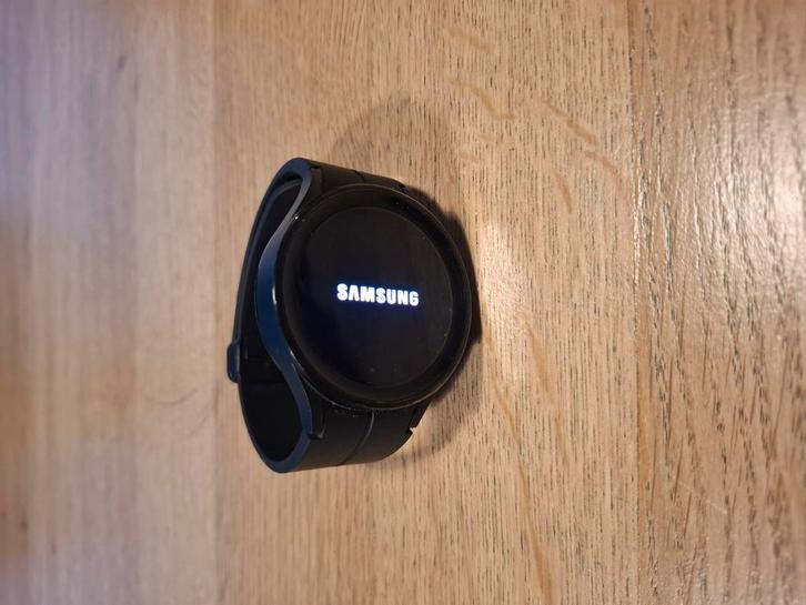 Samsung Galaxy Watch5 Pro, Sieraden, Tassen en Uiterlijk, Smartwatches, Gebruikt, Android, Zwart, Afstand, Calorieverbanding, GPS