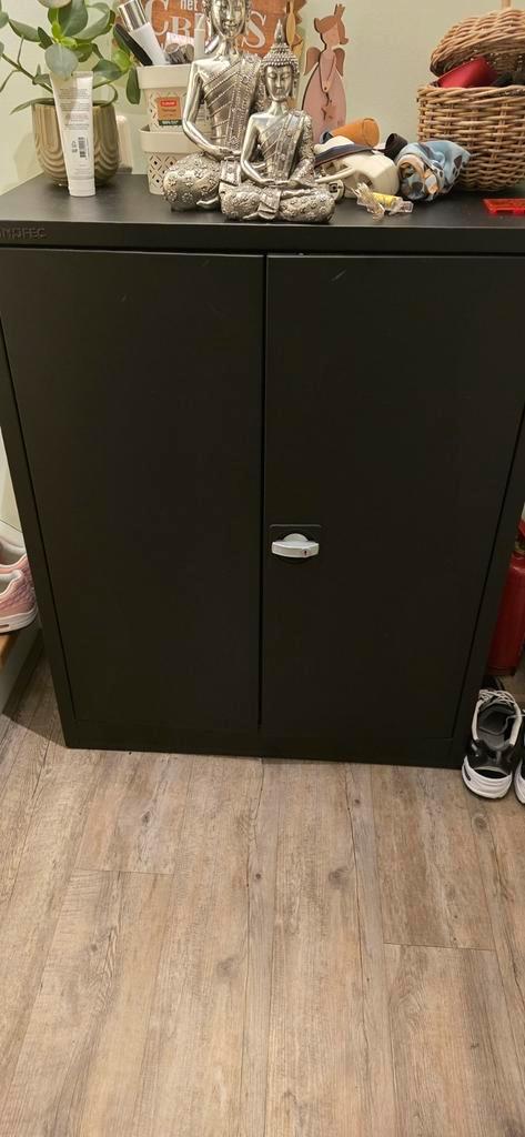 Stalen kantoorkast met twee deuren inofec, Huis en Inrichting, Kasten | Roldeurkasten en Archiefkasten, Gebruikt, 100 tot 150 cm