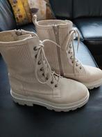 Suède laarsjes/veterschoenen, maat 38, Kleding | Dames, Schoenen, Ophalen of Verzenden, Zo goed als nieuw, Beige