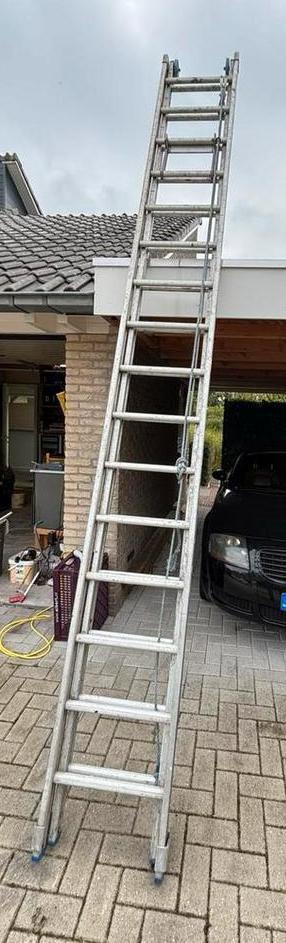 Skyworks ladder, 2-delen, werkhoogte max 8 meter beschikbaar voor biedingen