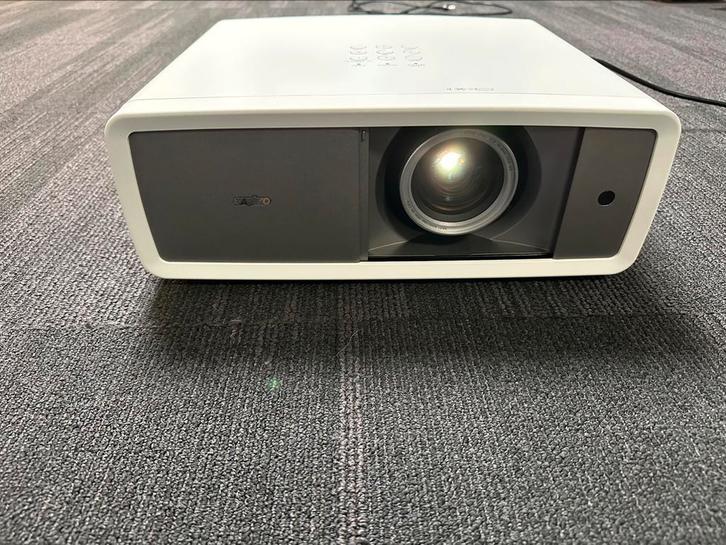 Nieuwe Sanyo PLV-Z800 full HD projector, Audio, Tv en Foto, Beamers, Nieuw, LCD, Full HD (1080), Ophalen of Verzenden