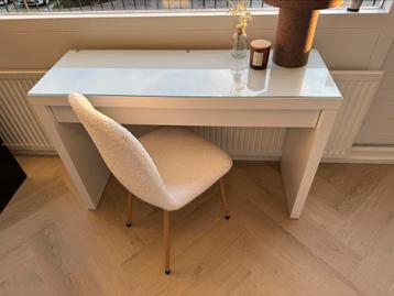 Kaptafel, incl glasplaat en stoel