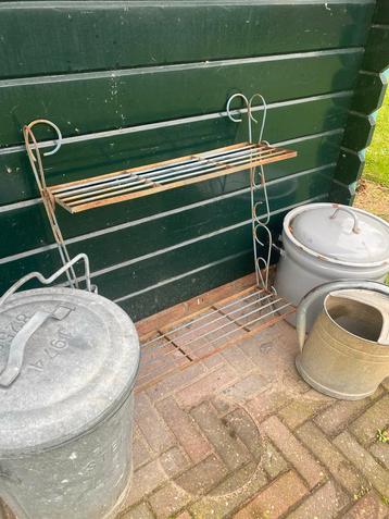 Brocante Tuin Etagère - Metalen Plantenstandaard beschikbaar voor biedingen