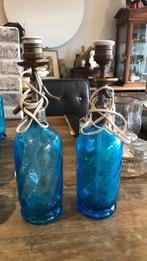 Twee oude blauwe Amersfoortse spuitflessen vermaakt als lamp, Antiek en Kunst, Ophalen of Verzenden