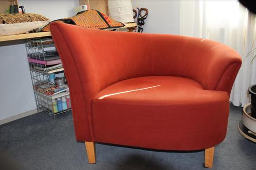 Donkerrode velours fauteuil - cocoon model, Huis en Inrichting, Fauteuils, Gebruikt, Stof, 75 tot 100 cm, Minder dan 75 cm, Ophalen
