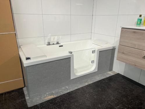 Ligbad / Instapbad met deur | Showroommodel, Doe-het-zelf en Verbouw, Sanitair, Zo goed als nieuw, Bad, Glas, Ophalen