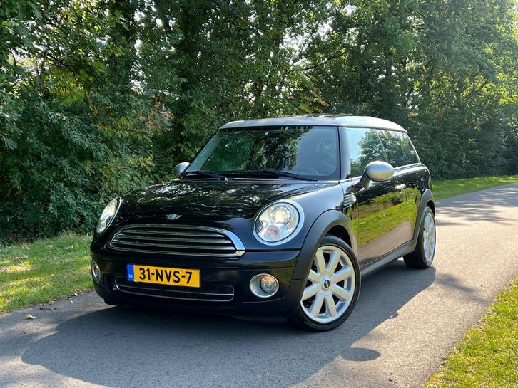 Mini Mini Clubman 1.6 Cooper Chili | Panoramadak + Cruise +, Auto's, Mini, Bedrijf, Te koop, Clubman, ABS, Airbags, Airconditioning