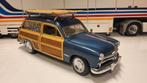 MotorCity Classics Ford Woody Wagon Blue - 1949, Hobby en Vrije tijd, Modelauto's | 1:18, Ophalen of Verzenden, Gebruikt, Auto