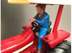 Erik driving tractor, Ophalen of Verzenden, Nieuw, Groter dan 1:35, Figuur of Figuren