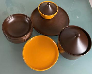 Servies vintage beschikbaar voor biedingen