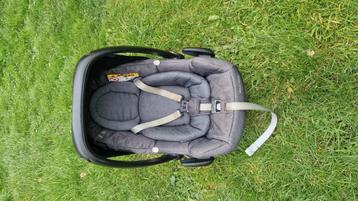 Maxi-cosi Rock met zitverkleiner beschikbaar voor biedingen