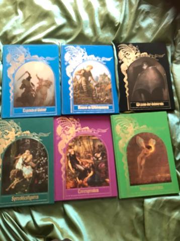 Partij boeken over legendes etc  beschikbaar voor biedingen