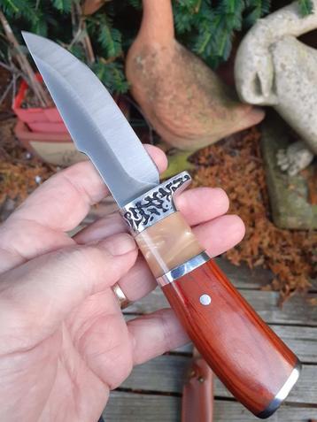 Vlijmscherpe Jachtdolk met  stevig Lemmet  en fraai handvat. beschikbaar voor biedingen