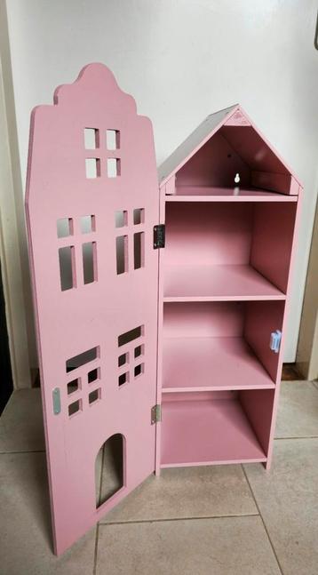 Bijna ongebruikt roze poppenhuis uit massief hout beschikbaar voor biedingen