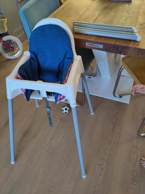 Ikea kinderstoel met blad, korte poten, kussentje, antilop, Kinderen en Baby's, Kinderkamer | Tafels en Stoelen, Zo goed als nieuw
