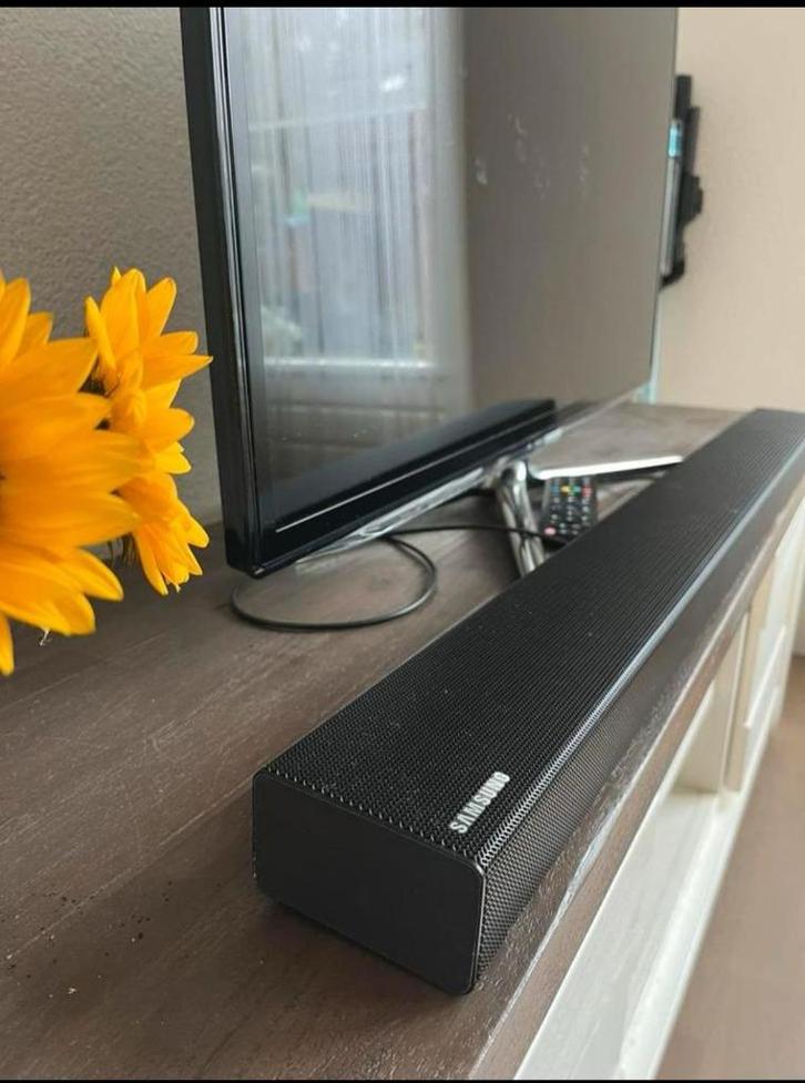 Als nieuw Samsung 3.1 Soundbar 3D Zwart (HW-M550/XN) inc Sub, Audio, Tv en Foto, Soundbars, Zo goed als nieuw, Bluetooth, Met externe subwoofer