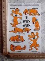 Vintage stickervel ansichtkaart de werk week van Hond, Verzamelen, Stickers, Overige typen, Ophalen of Verzenden, Zo goed als nieuw