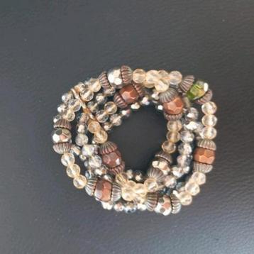 Armband met kraaltjes beschikbaar voor biedingen