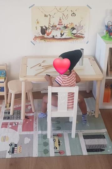 Flisat tafel + Flisat Kruk + Krtter kinderstoel beschikbaar voor biedingen