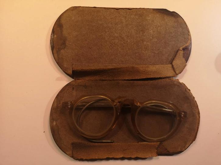 Antieke Bril met Koker, Antiek en Kunst, Antiek | Overige Antiek, Ophalen of Verzenden