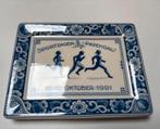 Delfts blauwe tegel Sportdagen Papendal 1991, Antiek en Kunst, Antiek | Wandborden en Tegels, Ophalen of Verzenden