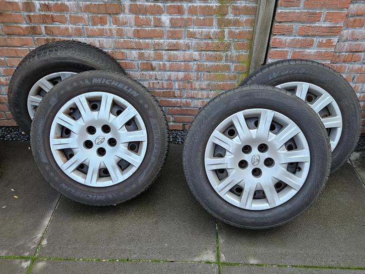 Winterbanden op velg, Auto-onderdelen, Banden en Velgen, Banden en Velgen, Winterbanden, 16 inch, 205 mm, Personenwagen, Gebruikt