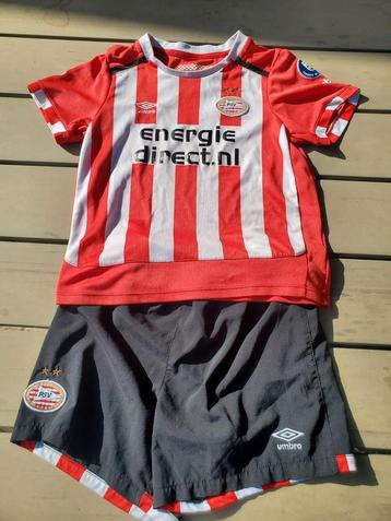 PSV shirt + broekje / kinder tenue 6-7 jaar mt 122 beschikbaar voor biedingen