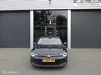 Volkswagen Golf 1.5 eTSI Style /AUTOMAAT /NAP/PANODAK, 65 €/maand, Electronic Stability Program (ESP), 4 cilinders, Zwart