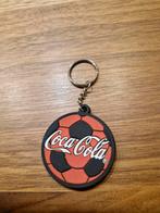507 Coca-Cola Sleutelhanger Voetbal, Ophalen of Verzenden, Zo goed als nieuw, Gebruiksvoorwerp