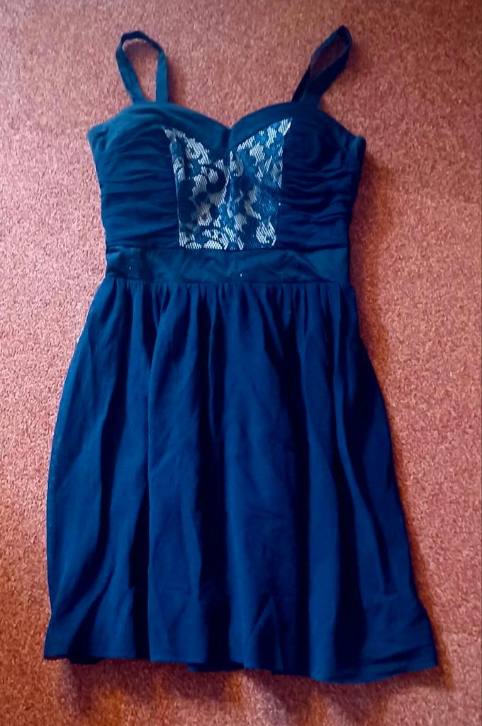 Cocktailjurk Elise Ryan Mt. 36 blauw met tule met borduursel, Kleding | Dames, Gelegenheidskleding, Zo goed als nieuw, Cocktailjurk