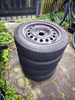 Toyota Aygo, Peugeot 107 Winterbanden met velg 155/65 R14, Auto-onderdelen, Banden en Velgen, Ophalen, 14 inch, Gebruikt, 155 mm