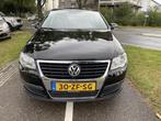 Volkswagen Passat 1.6 Businessline | Navigatie | Trekhaak |, Stof, Gebruikt, 4 cilinders, 700 kg