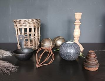 Diverse landelijke woonaccessoires beschikbaar voor biedingen