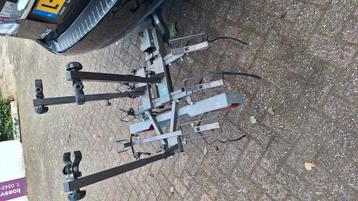 Fietsendrager voor 3 fietsen of 2 elobikes beschikbaar voor biedingen