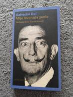 Mijn leven als genie - Salvador Dali, Boeken, Ophalen of Verzenden, Gelezen