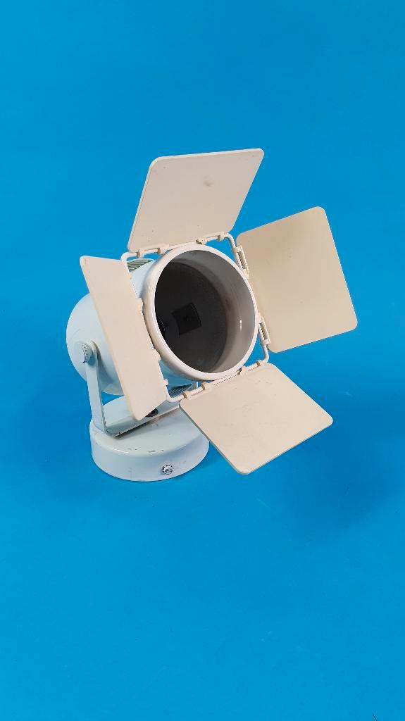 Vintage spot, filmspot of fotospot, wit metaal. 4A5, Huis en Inrichting, Lampen | Wandlampen, Gebruikt, Metaal, Ophalen of Verzenden