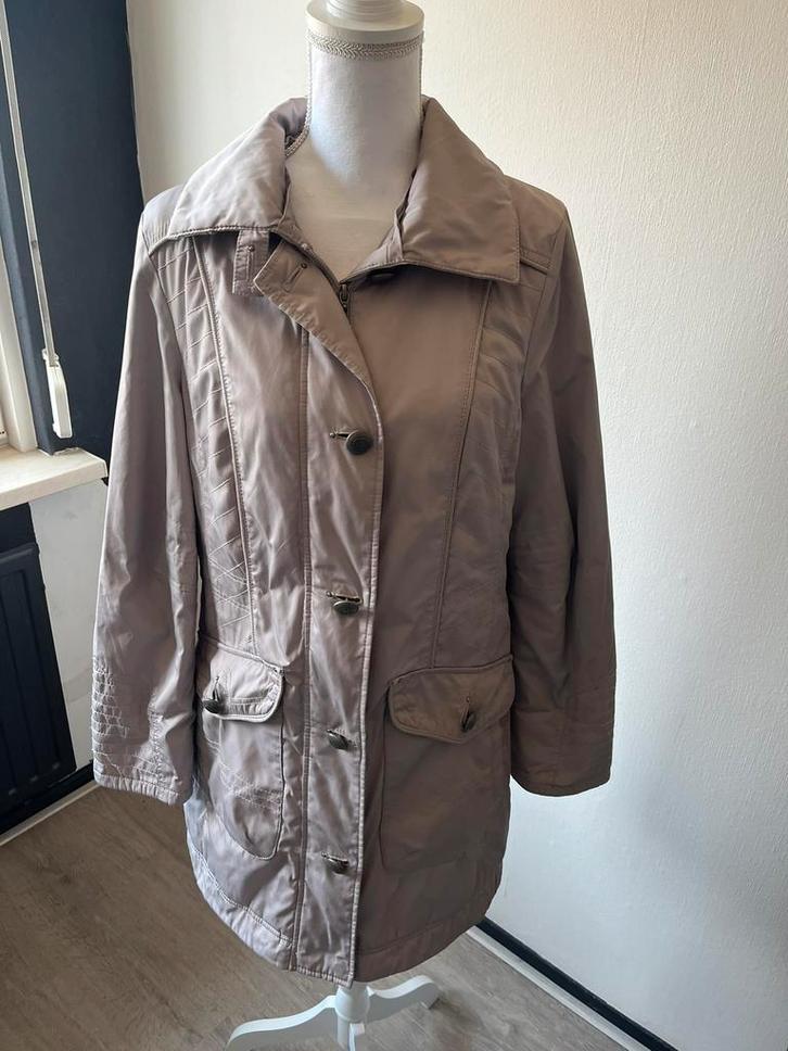 Bonita beige licht gevoerde zomer/herfst parka jas, maat 38, Kleding | Dames, Jassen | Zomer, Zo goed als nieuw, Maat 38/40 (M)