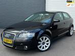 Audi A3 1.6 Attraction Business Edition CARPLAY/VOLO-H/LMV/P, Voorwielaandrijving, Stof, Gebruikt, Zwart